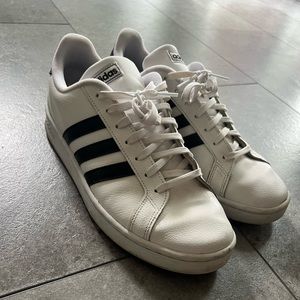 Men’s adidas shoe size 10.5